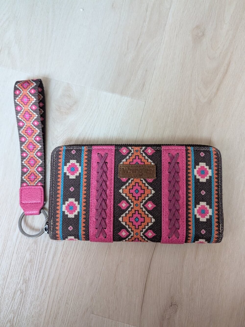 Wrangler Women’s Pink Aztec Southwestern Print Zip-Around Wallet & Wristlet